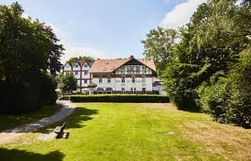 Das haus „lübeck bietet die ideale harmonie aus charakter, sicherheit und frischer andersartigkeit. Hotels Near Holstenplatz Schenefeld