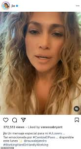 In the last image of the slideshow, boyfriend ben affleck made a cameo. Jennifer Lopez Shows Off Her Curls As Reveals A Snippet Of Her Single Cambia El Paso For Her Fans Geeky Craze