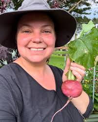 Radish preservation methods for salads