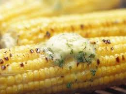 Maiskolben Mit Krauterbutter Auf Dem Grill Rezept Lebensmittel Essen Maiskolben Kraeuterbutter