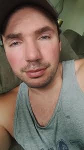 Justin Graves's Instagram, Twitter & Facebook