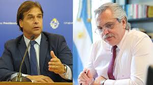 The president of uruguay, luis lacalle pou, became a trend in social networks after a video went viral where he is seen arriving at the beach. 5zop9loaqxlxnm