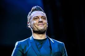 Maybe you would like to learn more about one of these? Tiziano Ferro Col Matrimonio Victor Entra Nella Mia Famiglia Una Verita Che Non Si Puo Tacere L Huffpost