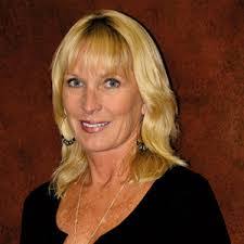 Deena Berry's Instagram, Twitter & Facebook