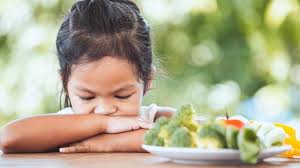 Saat si kecil berusia 1 tahun, menu makanan hariannya adalah masakan keluarga, yang masih dicincang atau disaring kasar bila perlu. 5 Pilihan Kreasi Menu Untuk Anak Yang Susah Makan Sayur Lifestyle Liputan6 Com