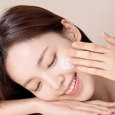 Làm sao để có da mặt đẹp không mụn? 10 cách làm da mặt mịn màng tại nhà