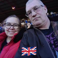 A mural of the late boxing legend Ricky Hatton has appeared overnight