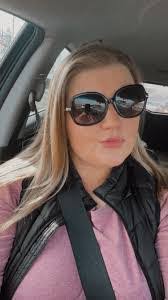 Abby Fahey's Instagram, Twitter & Facebook