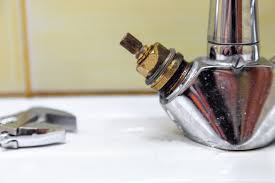 Nach dem lösen können sie die. Wasserhahn Festgefressen So Losen Sie Ihn Wieder