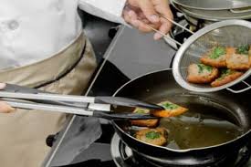 Dulu getol banget, masak pakai panci teflon. Wajan Teflon Tidak Tahan Lama 6 Hal Ini Bisa Jadi Penyebabnya