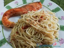 Sebab kalau dihidangkan dalam situasi dingin karenanya rasa dari pastanya akan berbeda. Resepi Spagethi Aglio Olio Simple Giler Bersama Salmon Grill Blog Eyzamiel