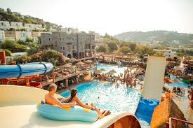 Çocukla cactus hotels & resorts'a bağlı olan aquapark, meraklıları için bu sene eğlenceli olacak. Polin Waterparks Water Park Supplier Water Slide Manufacturer