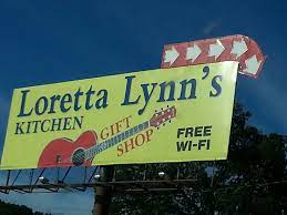 Loretta Lynn S Kitchen Hurricane Mills Tn Lynn Loretta Lynn Loretta