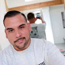 Downtown Indio recently welcomed Power Trip's art sculpture! Stop by for an  awesome photo opportunity!🤘 📍Corner of Towne Street and Bliss Avenue El  centro de Indio recientemente a recibido la escultura artística