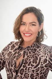 Regina Moyer's Instagram, Twitter & Facebook