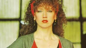 Inizia a lavorare seguendo la carriera del padre, della sorella. Fiorella Mannoia Dimmi Di No Youtube