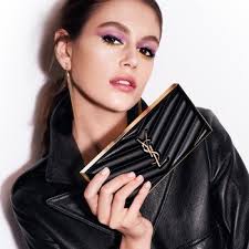 All items are authenticated through a rigorous process overseen by experts. Couture Clutch Eyeshadow Palette Yves Saint Laurent Sephora