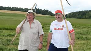 Jun 29, 2021 · но александр лукашенко заявлял, что россия выступает против поставок казахстанской нефти в страну. Lukashenko Bez Usov I Za Uborkoj Arbuzov Kakie Arhivnye Foto Mozhno Najti Na Obnovlennom Sajte Prezidenta