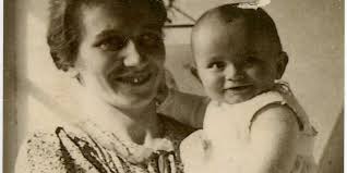 Living Treasures share snapshots of life