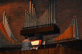 Smaller ones like chamber orchestras have between 5 and 40 players. Organist Revives A Campus Treasure Mit News Massachusetts Institute Of Technology