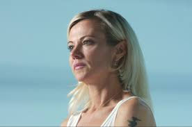 Bad Vegan” And "Tinder Swindler" Shed Light On Relationship Red Flags