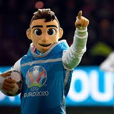 The uefa european championship is one of the world's biggest sporting events. Em 2020 So Lacht Das Internet Uber Maskottchen Skillzy Fussball