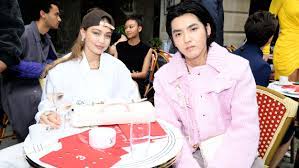 1 459 553 · обсуждают: Kris Wu Makes The Case For Granny Chic At Louis Vuitton Vogue