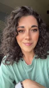 Nicole Wallen's Instagram, Twitter & Facebook