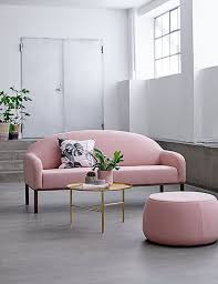 Wea Re Big Fans Of Pinky Hues Here At Homes To Love Hq Here Are 30 Ideas For Using It At Your Place How To Pink Sofa Minimalist Living Room Retro