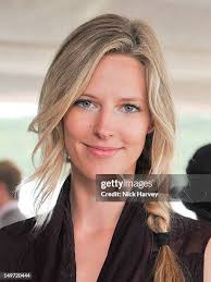 Olivia Hunt's Instagram, Twitter & Facebook