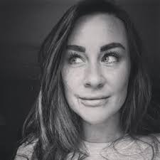 Trust + Follow: A 60-Day Devotional to Know Jesus More : Fischer, Maddie  Joy, Daniels, Kathryn, Daniels, Kathryn: Amazon.com.be: Books