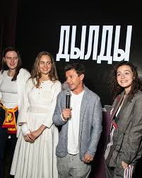 сериал бывшие 2 сезон 1 серия смотреть онлайн бесплатно Dyldy Serial 2019 Sts Smotret Onlajn Besplatno Vse Serii Podryad Komediya Youtebem Dlya Tebya For You Serialy Komediya Aktrisy