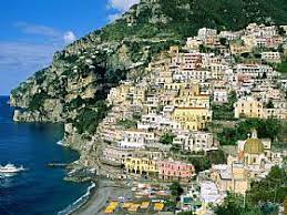 Fast and easy to use, it projects the visitors into a virtual trip to discover a wonderful land: Campania Italy