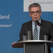 Bundesminister des innern thomas de maizière (cdu). Dr Thomas De Maiziere Bundesminister Des Inneren Gunther Ortmann