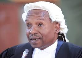 Mayi wina wagamulidwa kukhala ku ndende kwa zaka 5 chifukwa chocheka  "gadafi" wa customer wake. First Grade Magistrate Court ku Monkey Bay  yagamula Regina Justine wa zaka 21 yemwe amagwira ntchito yogulitsa