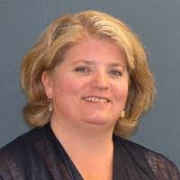 200+ profilů „Powell's“