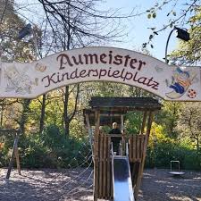 90.000 stichwörter und wendungen sowie 120.000 übersetzungen. Biergarten Aumeister In Munchen Empfohlen Von The Urban Kids