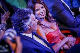 Bárbara dos santos guimarães (sá da bandeira, 21 de abril de 1973) é uma apresentadora de televisão portuguesa. Filho De Barbara Guimaraes Para A Mae Sempre Contigo