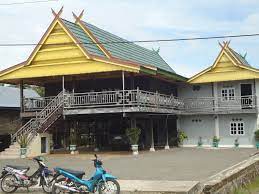 Foto pengantin pernikahan dg baju bodo perkawinan adat bugis. Gambar Desain Atap Rumah Kayu Bugis Soppeng Cek Bahan Bangunan