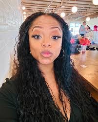 Kristy Pearson's Instagram, Twitter & Facebook