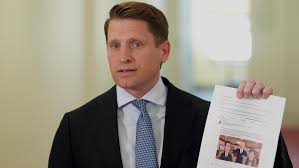 Andrew Hastie escalates One Nation feud over 'traitor' accusation - ABC News & Headlines - Australian Broadcasting Corporation