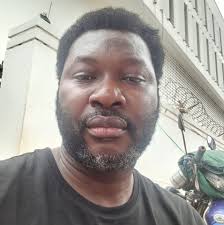 Please can someone send me in the right direction of a football coach that  would do private 121 sessions with my daughter? Just something I'm thinking  of looking into and would like