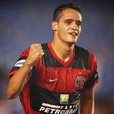 Gosto do flamengo, também porque joguei com o renato augusto, que falava muito do flamengo. A Trajetoria De Renato Augusto Das Arquibancadas A Copa Pela Selecao Fotos R7 Copa 2018