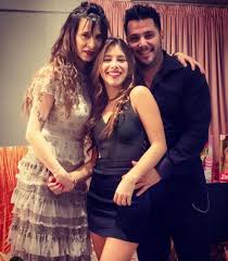 Ανήκει στο δυναμικό της panik platinum. H Korh Ths Paola Exei Gene8lia Deite Poso Xronwn Egine Fthis Gr
