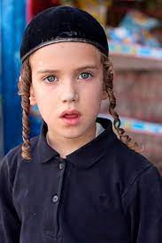 Jewish Boy Wow What Curls Some Day He Ll Be A Diamond Dealer In New York City But Right Now He S Having Beautiful Children Kids Around The World Human