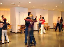 Clases de baile con rubén. Bailafacilmovil Clases Horarios Locales Y Precios De Nuestros Cursos De Baile En Gijon