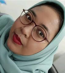 Ketika Wine Jadi Simbol Gaya Hidup Urban di Indonesia Oleh: Dr. Anindhyta  Budiarti, S.E., M.M Dosen Sekolah Tinggi Ilmu Ekonomi Indonesia (STIESIA)  Surabaya