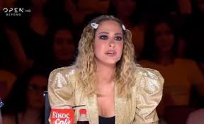 Μελίνα ασλανίδου το λάθος στίχοι: Melina Aslanidoy Se Paikth Toy X Factor Mh Me Koitas Sta Matia Zalizomai Video O Ntelalhs