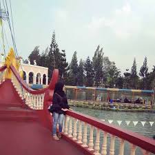 Di liitle venice kota bunga bogor ini. 10 Foto Little Venice Kota Bunga Tiket Masuk Jam Buka Wahana Travelingan Net