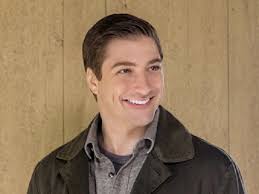 Hm C Bio Gossipy Daniel lissing got his breakthrough in 2011 following his appearance in the series titled crownies. bio gossipy